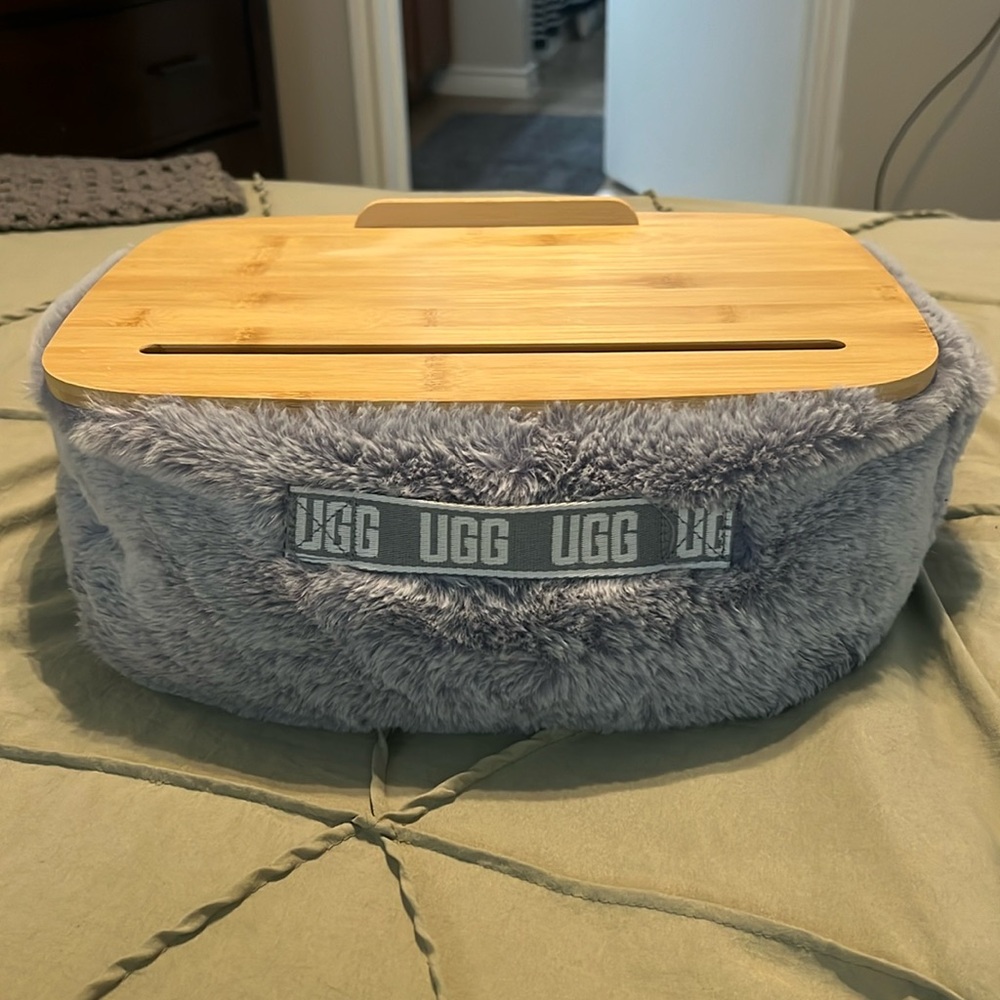 UGG bamboo top fur flux lap top and lap table in lilac.